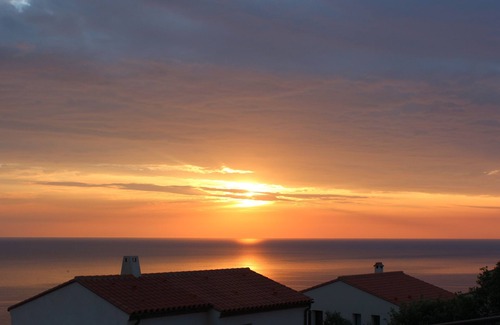 Cerbere Villa | Casa familiar con fantásticas vistas al mar y grandes agua salada piscina