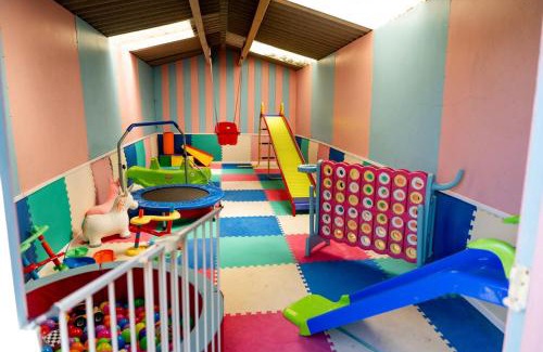 Narberth Casa | Spacious Farmhouse Retreat with Hot Tub, sleeps 12