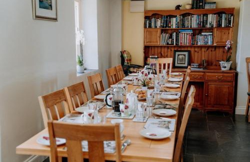 Narberth Casa | Spacious Farmhouse Retreat with Hot Tub, sleeps 12