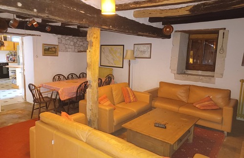 Jaulnay Otro | Granja amplia con piscina privada
