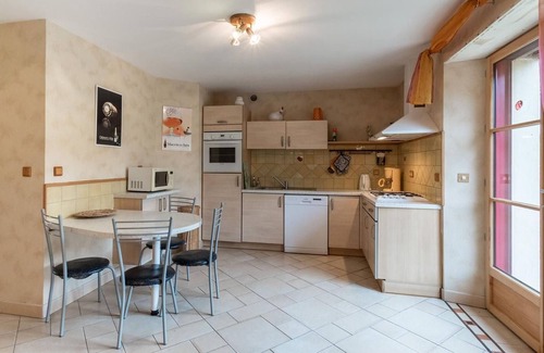 Dampierre-sur-Linotte Cabaña | Casa espaciosa cerca de Vesoul con chimenea, ideal para familias