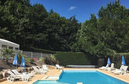 Sauveterre-de-Rouergue Chalet De Esquí | Spacious chalet for 8 with terrace in Sauveterre-de-Rouergue