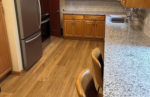 Payne - Phalen Casa | Spacious Fully Renovated 4-Bedroom Home With 2 Kitchens Near Lake Phalen