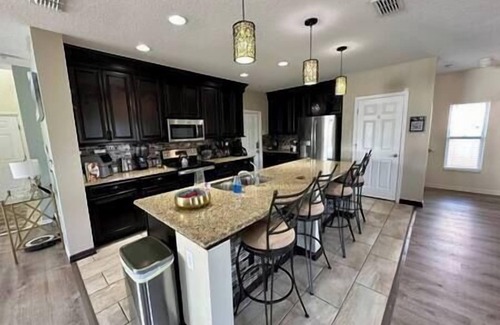 Marbella Casa | Spacious, Fun & Convenient