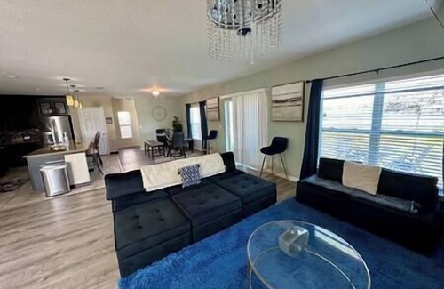 Marbella Casa | Spacious, Fun & Convenient