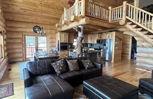 Miltona Cabina | Spacious & Fun Lakefront Gem: Games - Views - Deck