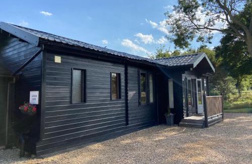 Long Stratton Apartamento | Spacious Garden Lodge at The Chestnuts, Norfolk