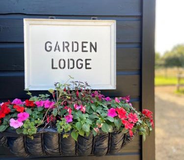 Long Stratton Apartamento | Spacious Garden Lodge at The Chestnuts, Norfolk