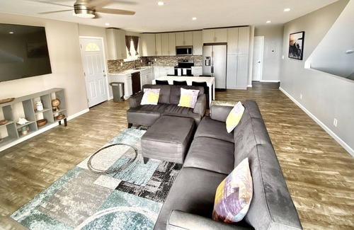 Kahala Casa | Spacious, gated home with ocean and city views