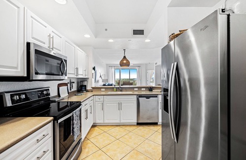 Inlet Villas Condominio | Spacious Gated Minorca Retreat, Pet Friendly with Pond Views and Resort Amenities - MM403