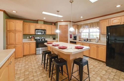 Hardin County Casa | Spacious Getaway 5 Mins to Garden of the Gods