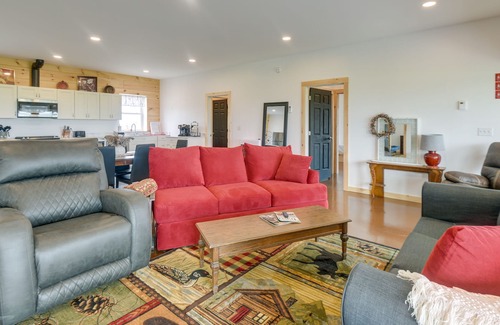 Greene Cabina | Spacious Greene Cabin Rental on 650-Acre Vineyard!