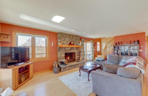 Harrison Casa | Spacious Harrison Cabin about 1 Mi to Long Lake!