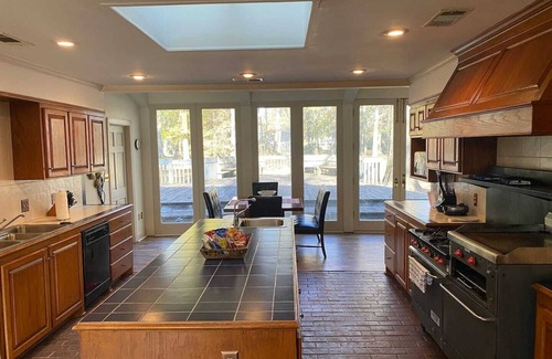 Winterville Casa | Spacious Hideaway | 5 bds, 3 ba