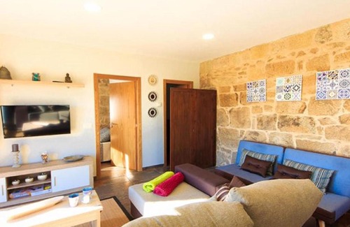 Cerponzons Casa | Spacious Holiday Home in Poio Galicia with Swimming Pool