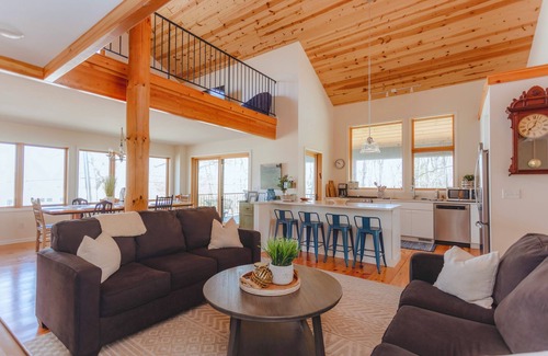 Michiana Casa | Spacious Home, 350 FT From Stop 42 Beach!