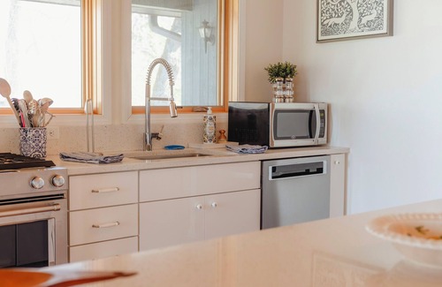 Michiana Casa | Spacious Home, 350 FT From Stop 42 Beach!