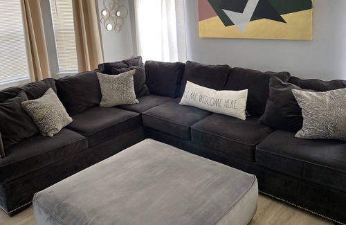 Ellenwood Casa | Spacious Home Away from Home!