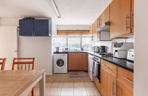 Waltham Abbey Apartamento | Spacious Home by Lee Valley Rafting Waltham Cross