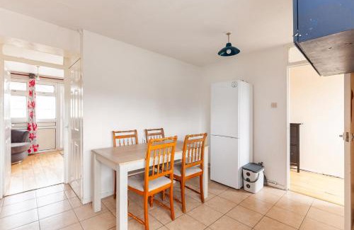 Waltham Cross Apartamento | Spacious Home by Lee Valley Rafting Waltham Cross
