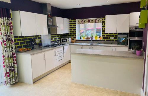 Sherborne St. John Casa | Spacious home for contractors and families