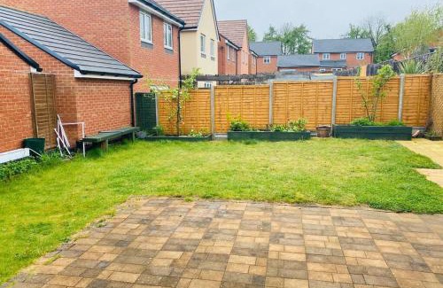 Sherborne St. John Casa | Spacious home for contractors and families