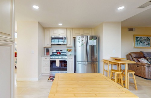Guajome Casa | Spacious home in a great location with firepit, grill, games, AC, & smart TVs