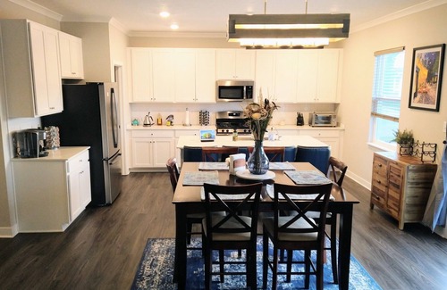 Westfield Casa | Spacious home in a quiet and peaceful neighborhood