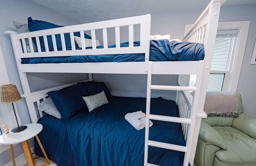 Columbus Casa | Spacious home in a quiet neighborhood of Columbus!