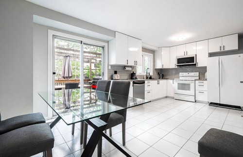 Thornhill Casa | Spacious Home In Heart Of Thornhill