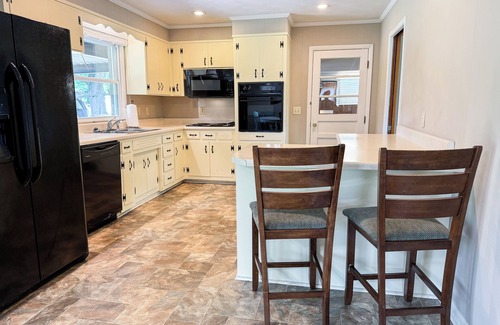 Gallatin Casa | Spacious home in quiet neighborhood - half mile from Historic Gallatin Square