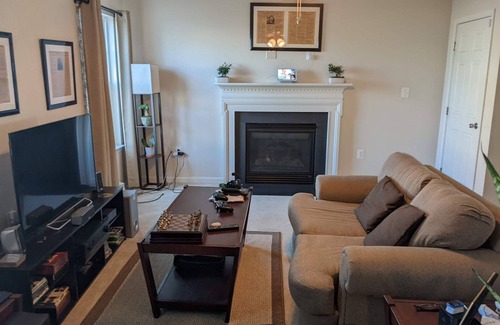 St. Charles Casa | Spacious Home in the DC suburbs! 30 minutes from DC and the beach!