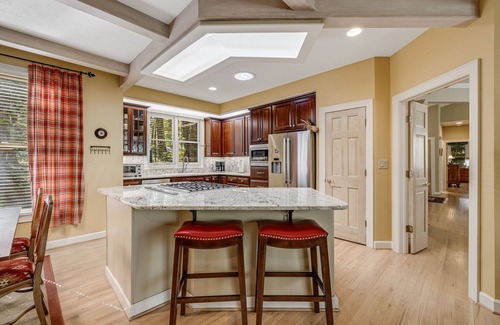 Flat Rock Casa | Spacious Home in the Heart of Flat Rock w/ Hot Tub, Ping Pong & Pool Table