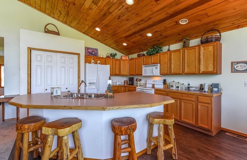 Pagosa Highlands Casa | Alquiler espacioso, apto para perros con chimenea y terraza - cerca de la ciudad y esquí