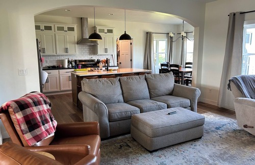 Waupun Casa | Spacious Home near 2025 EAA Airventure with indoor and outdoor entertaining!