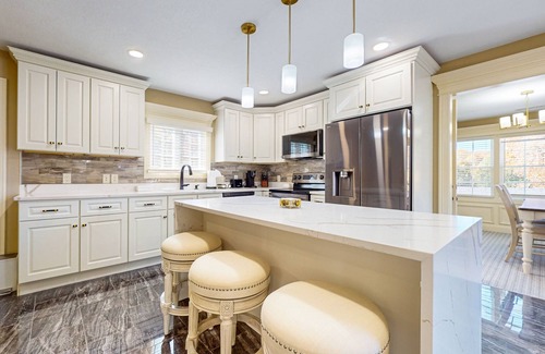 Holyoke Casa | Spacious home near Interstate 91 & Holyoke Medical Center + free wifi