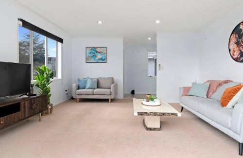 Tauranga Casa | Spacious home on landing drive