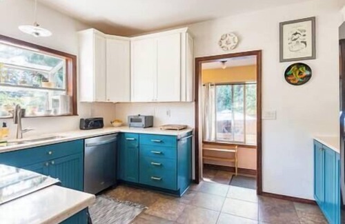 Overlook Casa | Spacious home w/outdoor sauna near bars, eateries