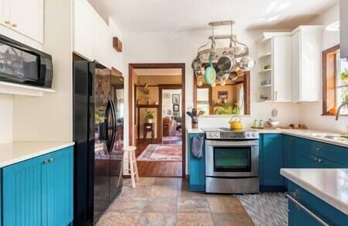 Overlook Casa | Spacious home w/outdoor sauna near bars, eateries