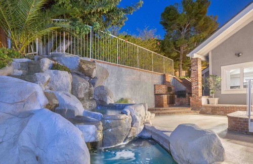 Verdugo Viejo Casa | Spacious Home w/Panoramic City Views + Pool & Spa