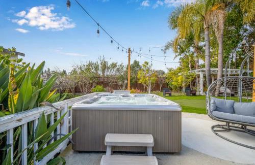 Linda Vista Casa | Spacious Home with 7 Beds minutes from Mission Bay