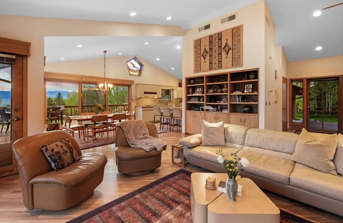 Livingston Casa | Spacious home with mountain and valley views, seconds to Deep Creek trailhead