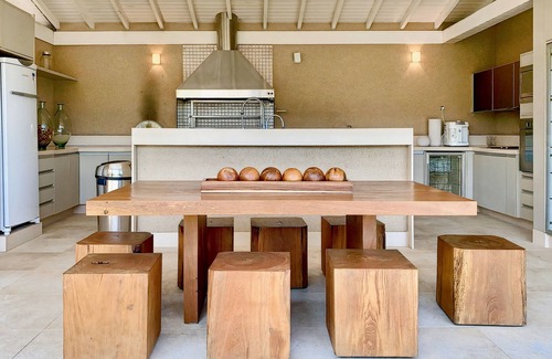 Mangaratiba Villa | Spacious home with pool in Mangaratiba