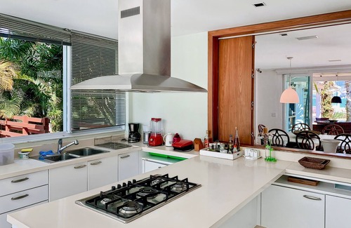 Mangaratiba Villa | Spacious home with pool in Mangaratiba