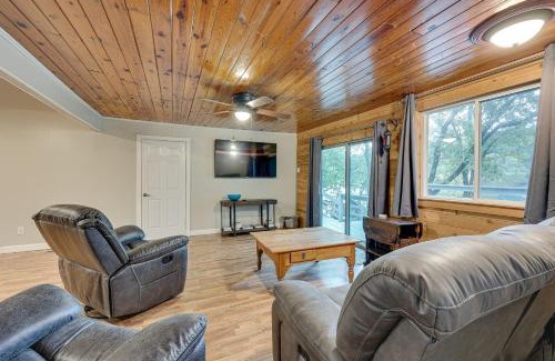 Rockwell Casa | Spacious Hot Springs Lakehouse on Lake Hamilton!