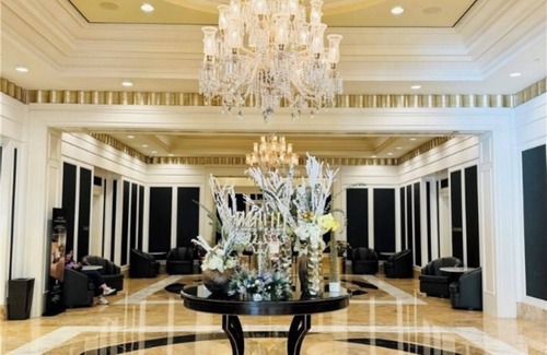 Las Vegas Apartamento | Spacious hotel suite in marvelous Las Vegas with no resort fee, free coffee/WiFi