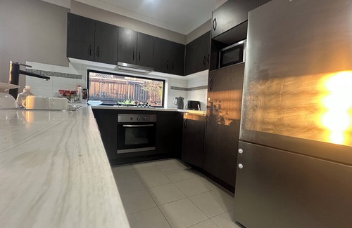 Redbank Plains Casa | Spacious House in Redbank Plains