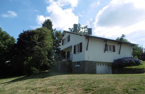 Arvieu Casa | Casa amplia, 4 dormitorios, 2 baños, vista al lago, cerca de la playa