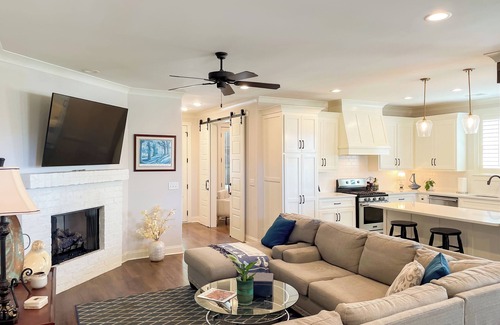 Oxford Casa | Spacious house in a quiet community in Oxford, Ms. Pet Friendly.