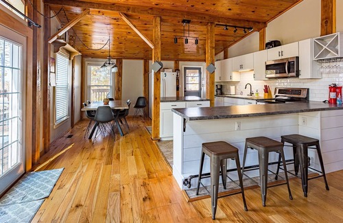 Sloans Valley Cabina | Spacious House on the Water - Lake Cumberland